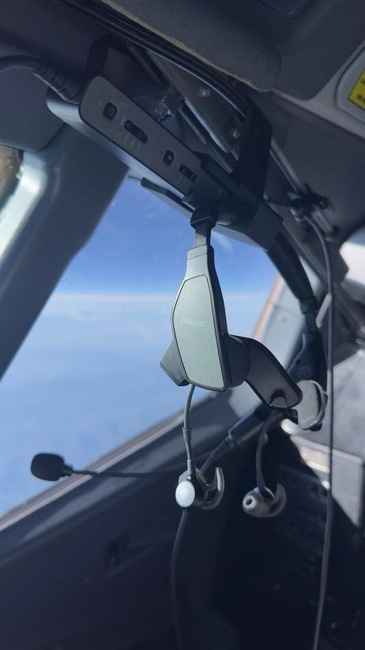 Bose ProFlight B737 headset mount installed in Boeing 737 cockpit